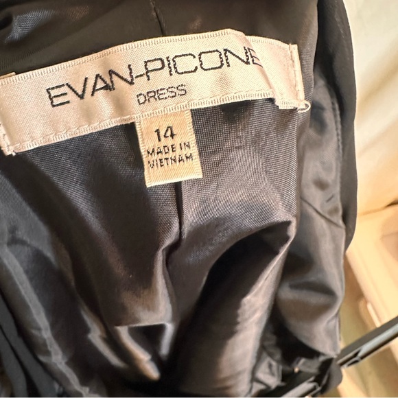 Evan-Picone Black Dress - Picture 12 of 13